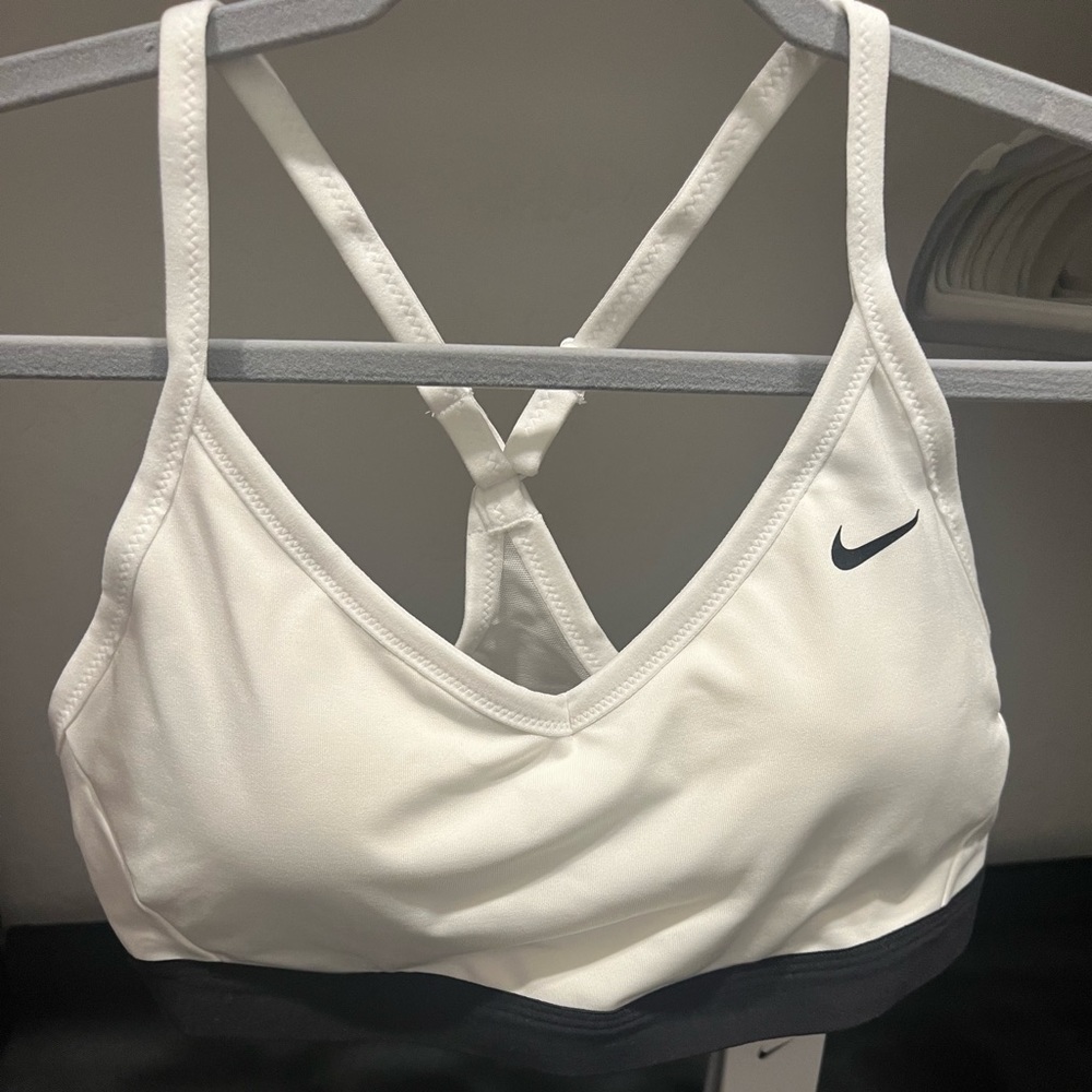 Nike sports bra~ light support~ size large~ NWT~ white